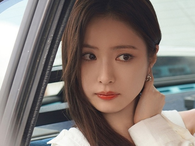 JINとのデートで世界から熱視線！“ヒロイン体質” シン・セギョンが放った清楚かつ上品な美しさ【PHOTO】
