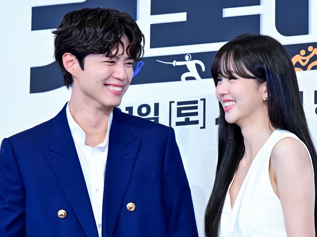 『グッドボーイ』でパク・ボゴムと再会したキム・ソヒョンが語る「ブルドーザーのようなエネルギーに注目」