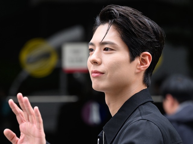 「美しさは外見だけじゃない」俳優パク・ボゴム、美談で紡がれる“人間力の高さ”