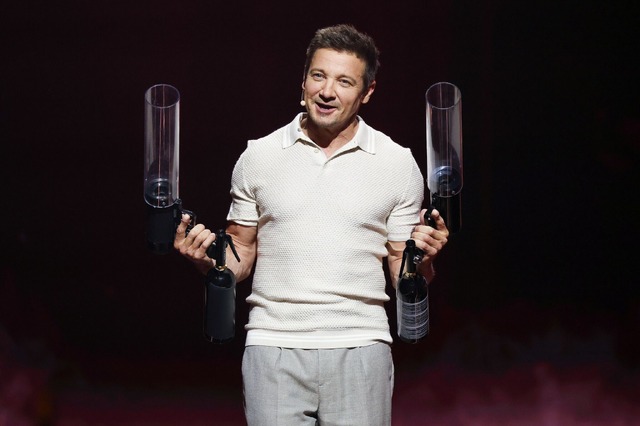 Netflix映画『ナイブズ・アウト: ウェイク・アップ・デッドマン』12月12日（金）より世界独占配信