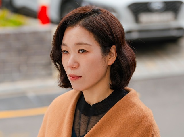 ヨム・ヘラン演じる神ビルオーナーの秘密、弁護士たちが集う『瑞草洞』で始まる波乱の職場劇