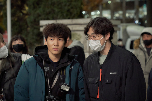 『プロット 殺人設計者』オフショット© 2024 NEXT ENTERTAINMENT WORLD & ZIP CINEMA. All Rights Reserved.