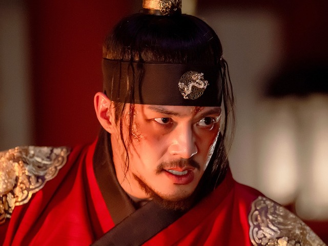 ユク・ソンジェ×キム・ジヨン『鬼宮』監督が明かす“八尺鬼”誕生秘話