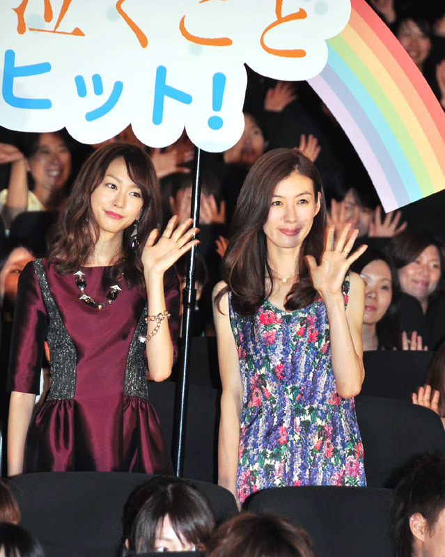 桐谷美玲＆ともさかりえ／『100回泣くこと』初日舞台挨拶