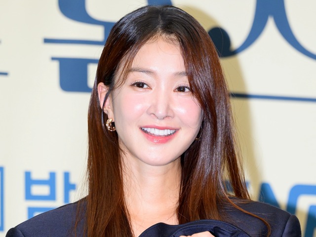 「シングルマザー」として新たな一歩…イ・シヨン、病と闘う子どもたちのために1000万円寄付