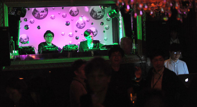 【VMAJ 2013】シェネル、レッドカーペットで熱く燃えるように歌い上げる！