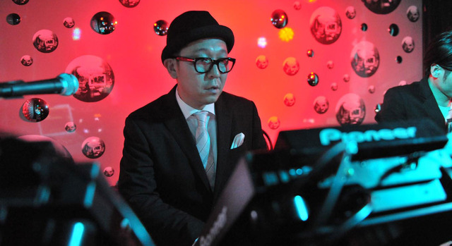 【VMAJ 2013】シェネル、レッドカーペットで熱く燃えるように歌い上げる！