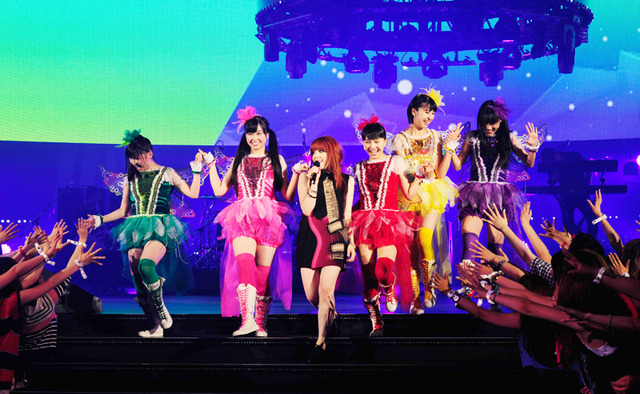 カーリー・レイ・ゼプセン×「ももいろくろーばーZ」／MTV VMAJ 2013