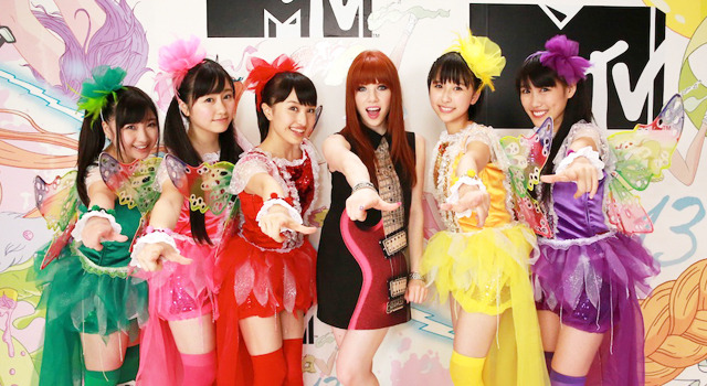 カーリー・レイ・ゼプセン×きゃりーぱみゅぱみゅ／MTV「VMAJ 2013」
