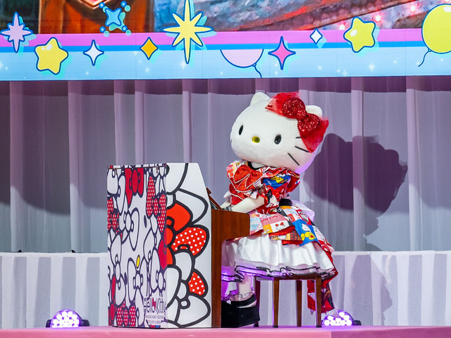 「みんなでお祝い！アニバーサリーステージ」、 「サンリオキャラクタースペシャルライブ」