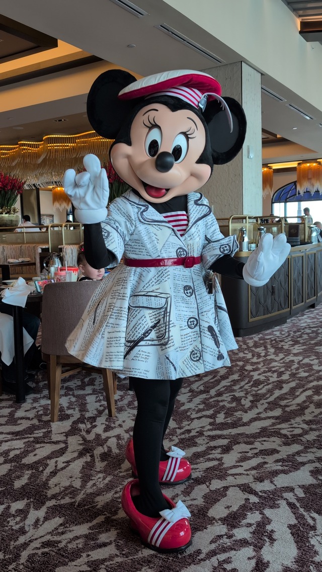 【海外ディズニー】アーティストに扮したミッキーたちと楽しい朝食！人気キャラクター・ダイニングを体験　フロリダ WDW