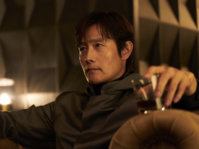 『イカゲーム』シーズン3でイ・ビョンホンがフロントマンとして証明した強烈な存在感