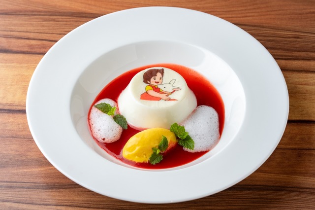 ユキちゃんのパンナコッタ1,000円（アルプスの少女ハイジ ブランコカフェ）©ZUIYO 「アルプスの少女ハイジ」公式HP www.heidi.ne.jp