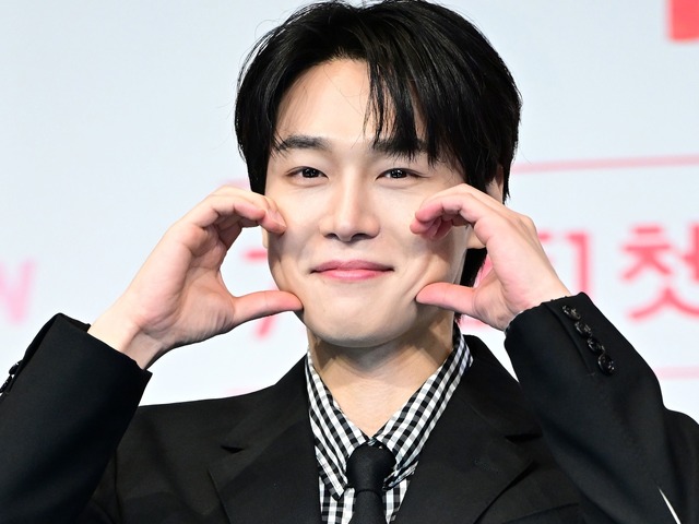 2025年の出演作すべてがヒット記録中！俳優カン・ユソク、演技力＆人気で“今年の顔”に急浮上