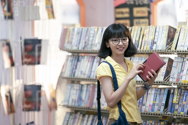 『ひとつの机、ふたつの制服』　Renaissance Films Limited （C）2024 All Rights Reserved.