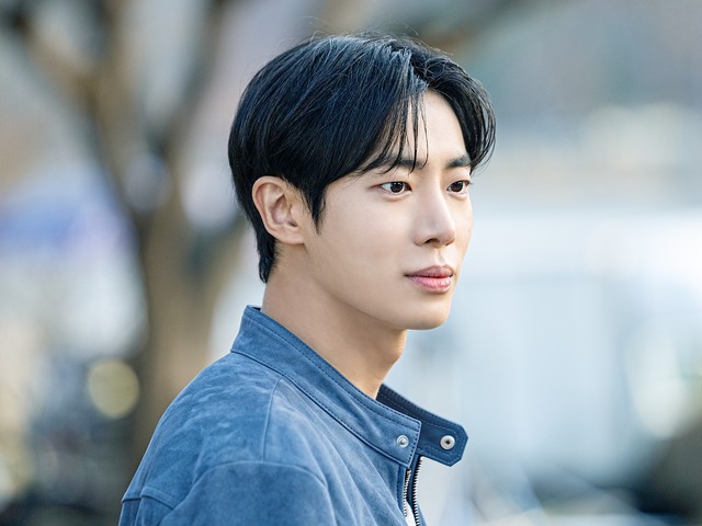 『巫女と彦星』での1人2役も大好評！最旬俳優チュ・ヨンウが感謝のメッセージ