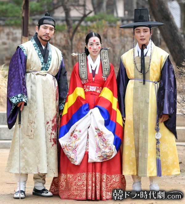 左からチュ・サンウク、チン・セヨン、ユン・シユン