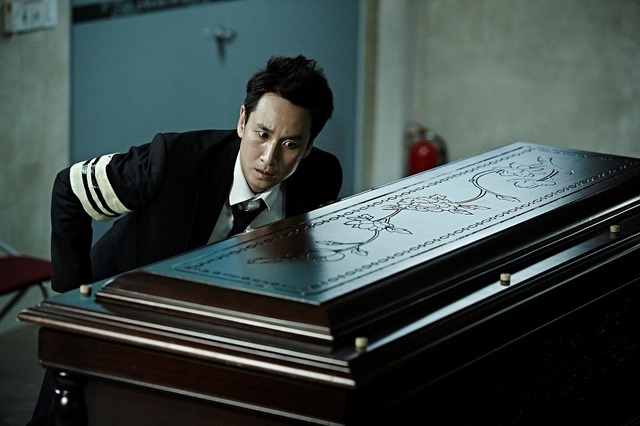 『最後まで行く』©2014 SHOWBOX/MEDIAPLEX AND AD406 ALL RIGHTS RESERVED.