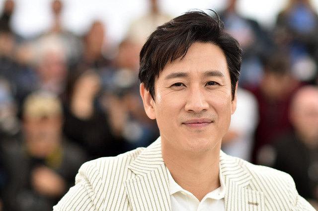 イ・ソンギュン Photo by Stephane Cardinale - Corbis/Corbis via Getty Images