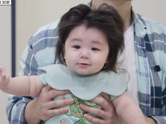 18歳年下の日本人女性と結婚した俳優シム・ヒョンタク、生後6カ月の愛息が“上位3％”と判明！