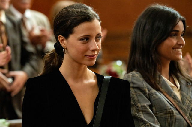 『パルテノペ ナポリの宝石』©2024 The Apartment Srl - Numero 10 Srl - Pathé Films - Piperfilm Srl