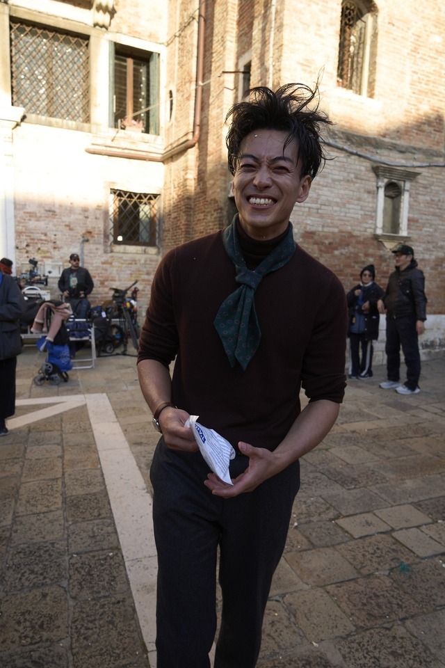 『岸辺露伴は動かない　懺悔室』オフショット© 2025「岸辺露伴は動かない　懺悔室」製作委員会 © LUCKY LAND COMMUNICATIONS/集英社