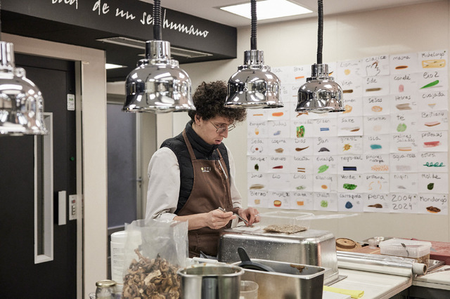 『ムガリッツ』©2024 TELEFONICA AUDIOVISUAL DIGITAL, S.L.U