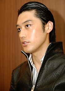 『スピードマスター』　内田朝陽 photo：Yoshio Kumagai