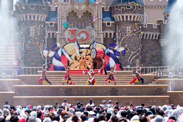 ディズニー夏祭り（東京ディズニーランド）　爽涼鼓舞“THE EMBU”