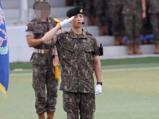 チャウヌ、訓練兵代表となって基礎訓練修了！凛々しい姿で「教育修了を命じられました」