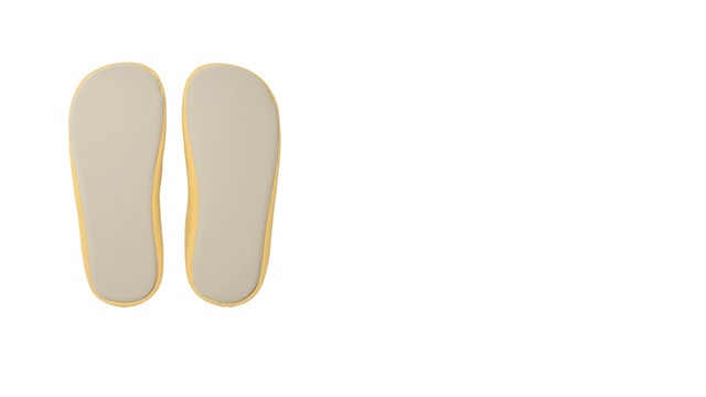 洗えるもっちり低反発ウレタン入り快適スリッパ 1,590円（税込）