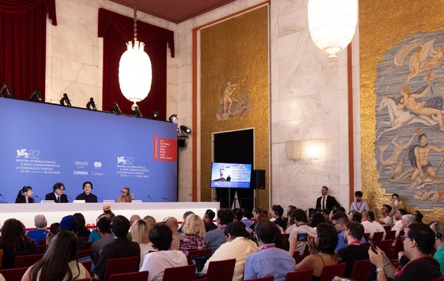 『果てしなきスカーレット』公式記者会見　ⓒKAZUKO WAKAYAMA