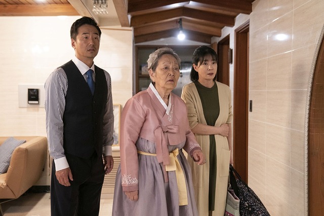 『最後のピクニック』© 2024 LOTTE ENTERTAINMENT &　ROCKET FILM All Rights Reserved.