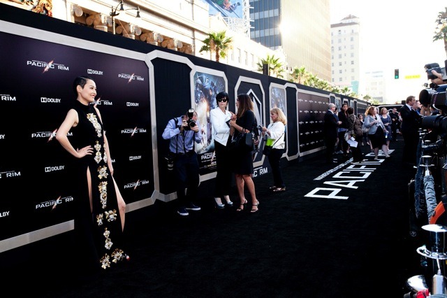 『パシフィック・リム』L.A.プレミア　(c) 2013 WARNER BROS.ENTERTAINMENT INC.AND LEGENDARY PICTURES FUNDING,LCC