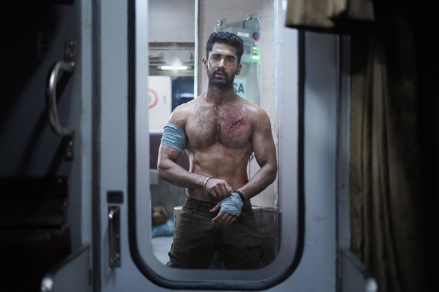 『KILL 超覚醒』　© 2024 BY DHARMA PRODUCTIONS PVT. LTD. & SIKHYA ENTERTAINMENT PVT. LTD.