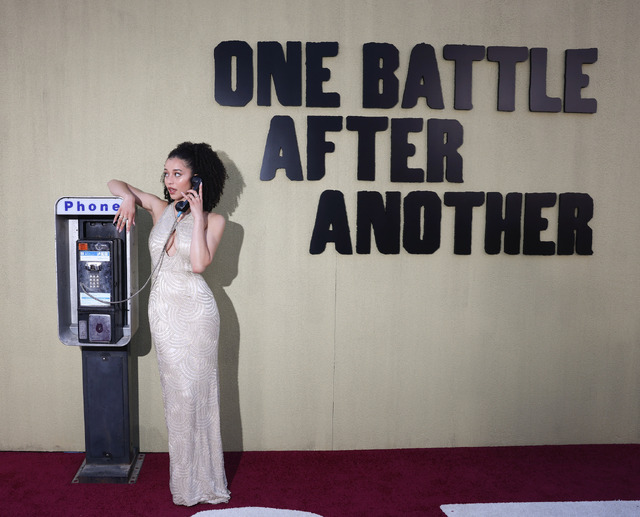 『ワン・バトル・アフター・アナザー』© 2025 WARNER BROS. ENT. ALL RIGHTS RESERVED.