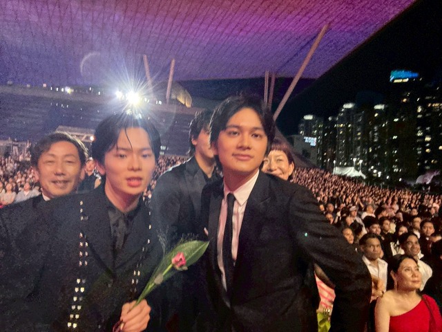 釜山国際映画祭レッドカーペット『愚か者の身分』©2025 映画「愚か者の身分」製作委員会