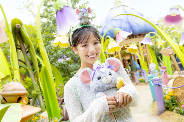 東京ディズニーシー「ファンタジースプリングス」の世界観あふれる新グッズが登場！みんなで着られるパーカーやマフラーも