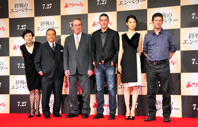 トミー・リー・ジョーンズ＆マシュー・フォックス＆初音映莉子＆西田敏行＆桃井かおり＆ピーター・ウェーバー監督／『終戦のエンペラー』記者会見 in アメリカ大使館