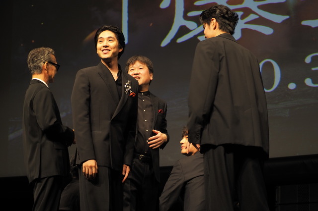『爆弾』ジャパンプレミア試写会舞台挨拶