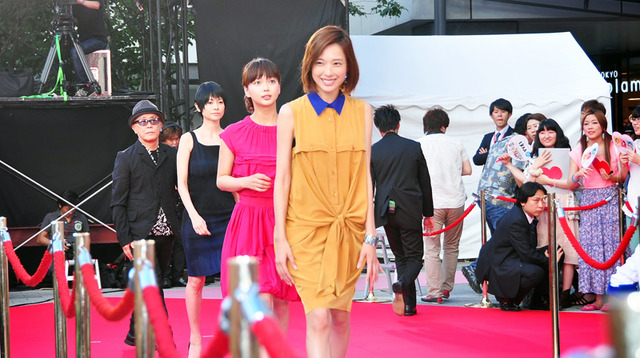 戸田恵梨香＆多部未華子＆真木よう子／UULAドラマ「I LOVE YOU」