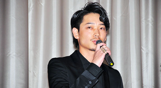 綾野剛／『シャニダールの花』初日舞台挨拶