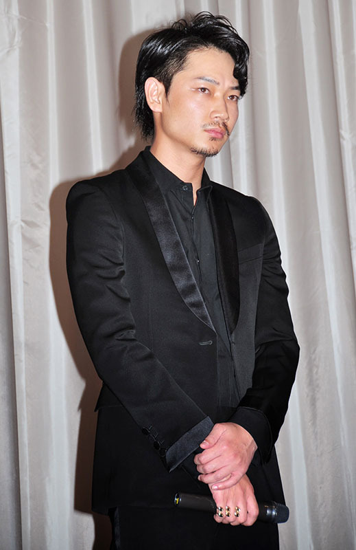 綾野剛／『シャニダールの花』初日舞台挨拶