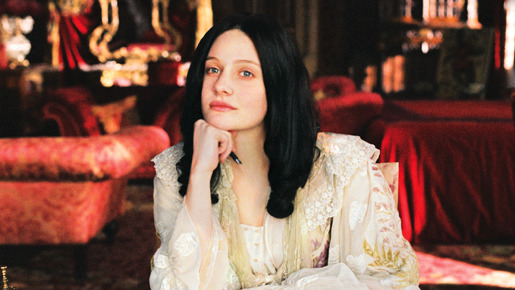 『エンジェル』 -(C) 2006 - Fidelite Films - Headforce 2 - Scope Pictures - FOZ - Virtual films - Wild Bunch - France 2 Cinema