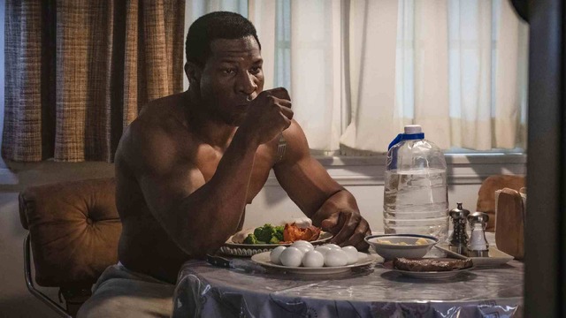 『ボディビルダー』©2023 LAMF Magazine Dreams LLC All Rights Reserved.