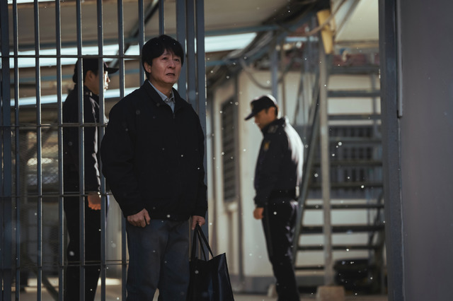 「捏造された都市」(C)2025 Disney and its related entities