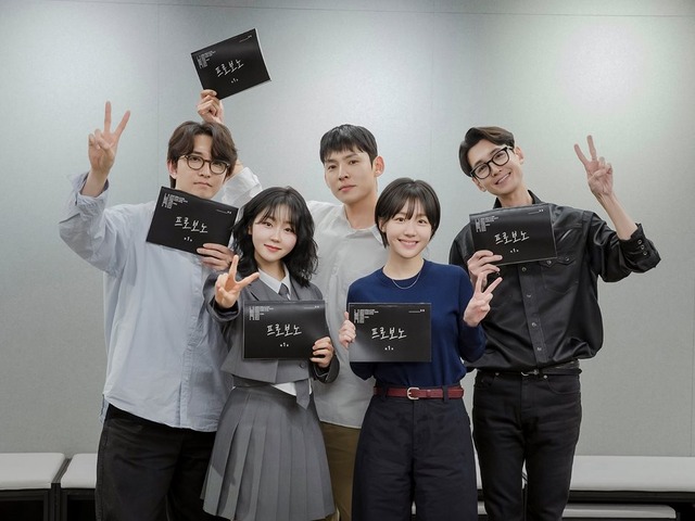 チョン・ギョンホ主演の新ドラマ『プロボノ』、初の台本リーディング現場公開