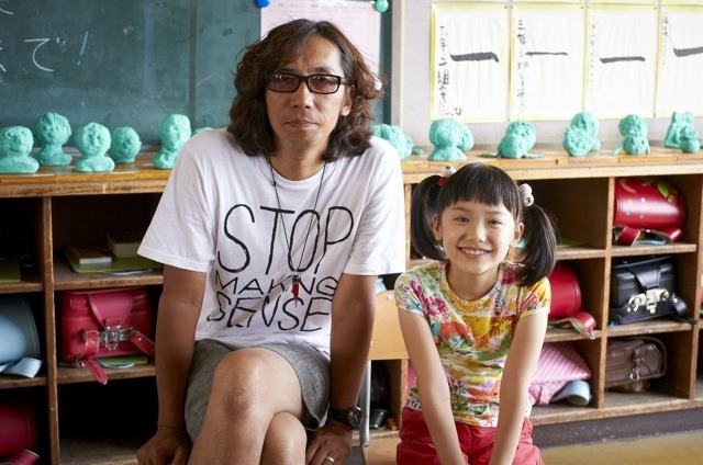 行定勲監督（向かって左）と芦田愛菜／『円卓』　（c）2014『円卓』製作委員会