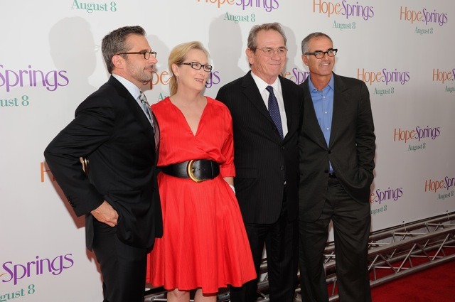 向かって左からスティーヴ・カレル、メリル・ストリープ、トミー・リー・ジョーンズ、デヴィッド・フランケル監督