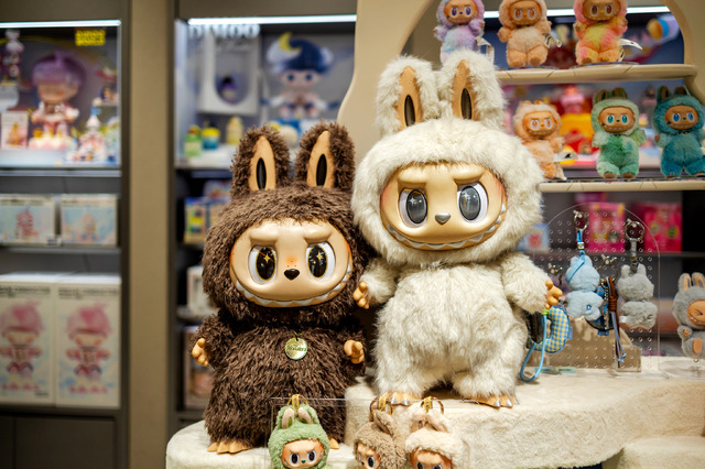 ラブブ Photo by Costfoto/NurPhoto via Getty Images